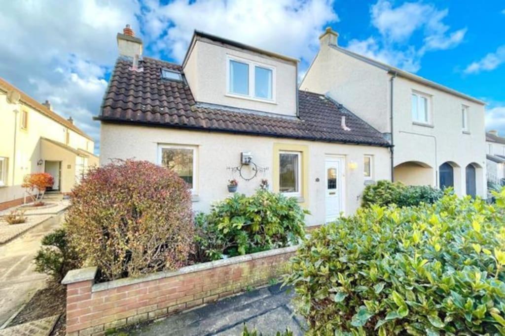 Cosy Cottage With Free Parking Close To Airport EDI Exteriér fotografie